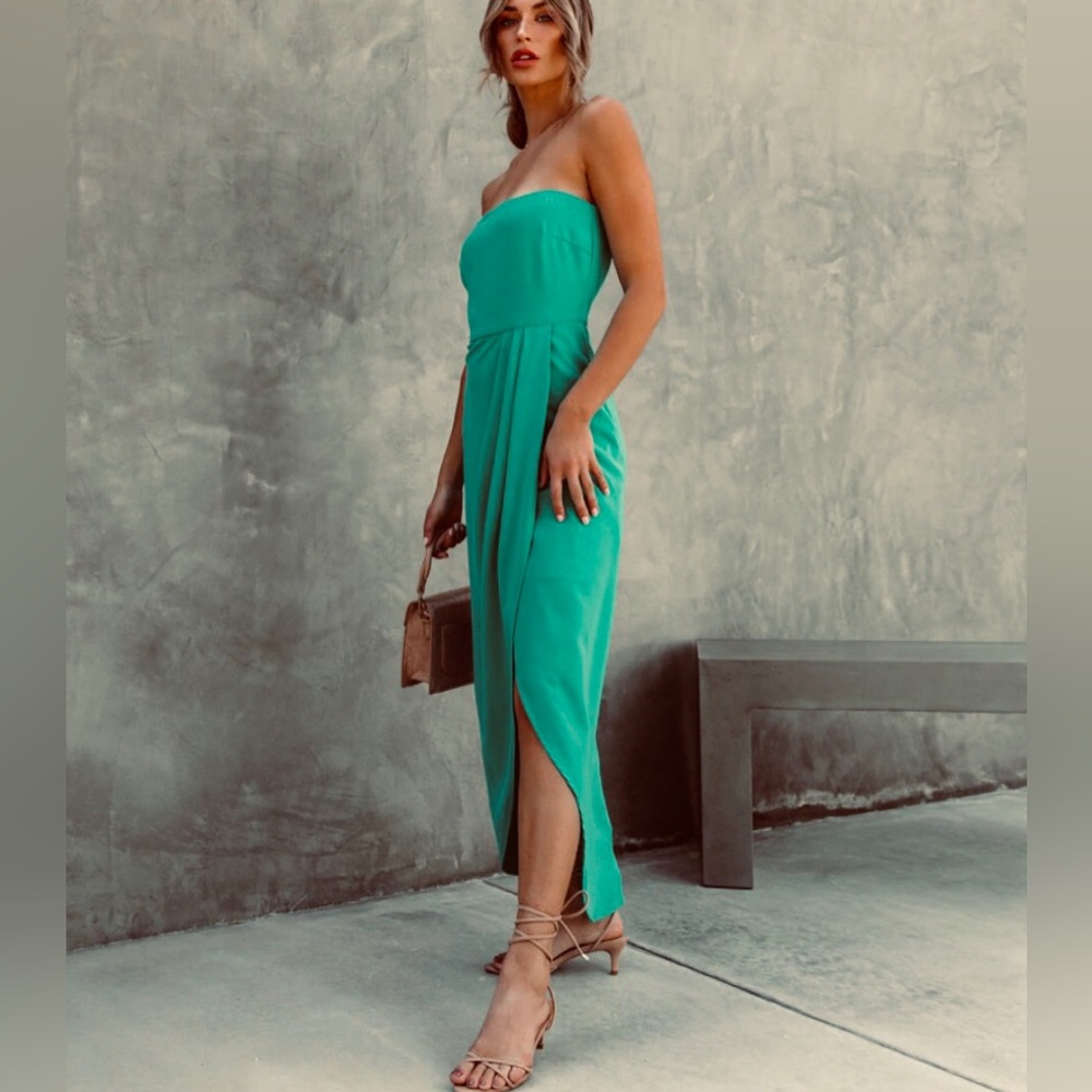 VICI aglow emerald strapless draped midi dress. Tulip style NEW RE $69 XS 🎉sale